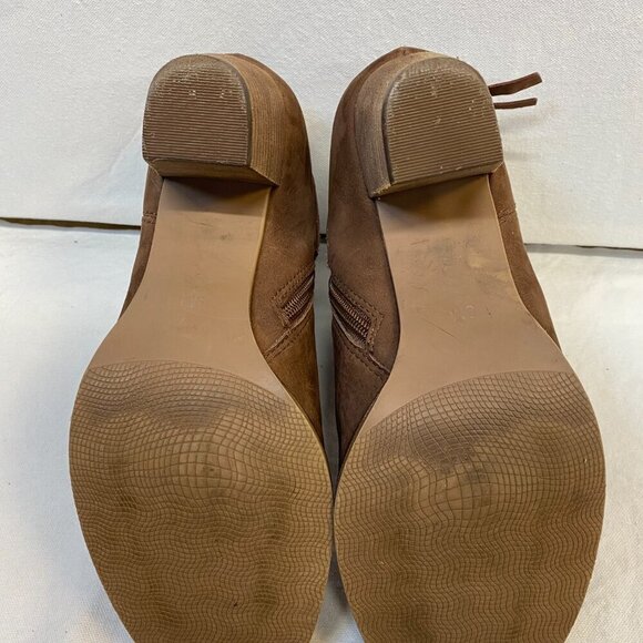 Clarks Structured brown suede Western bootie, Size 9, like new, comfortable - Picture 5 of 5